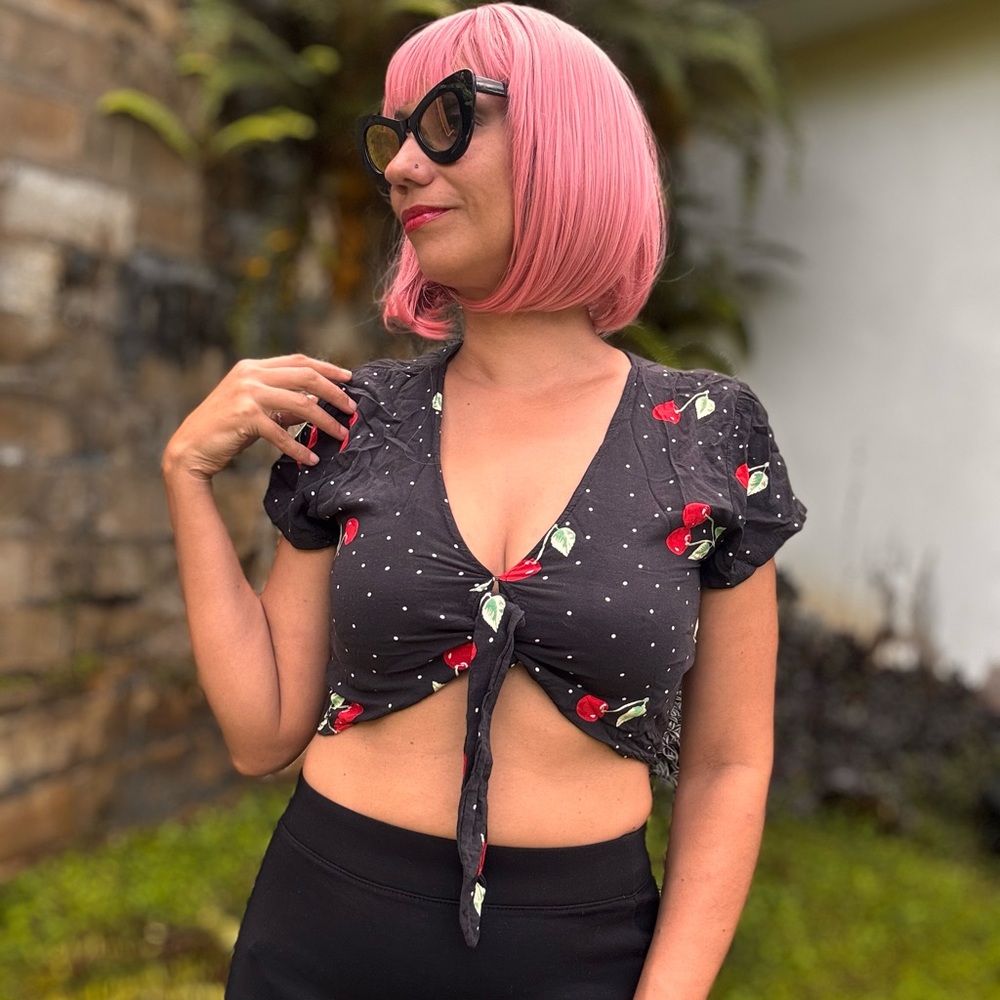 Retro Vintage Cherry 🍒 Bomb Crop Top A tie-up creates a flirty,size L